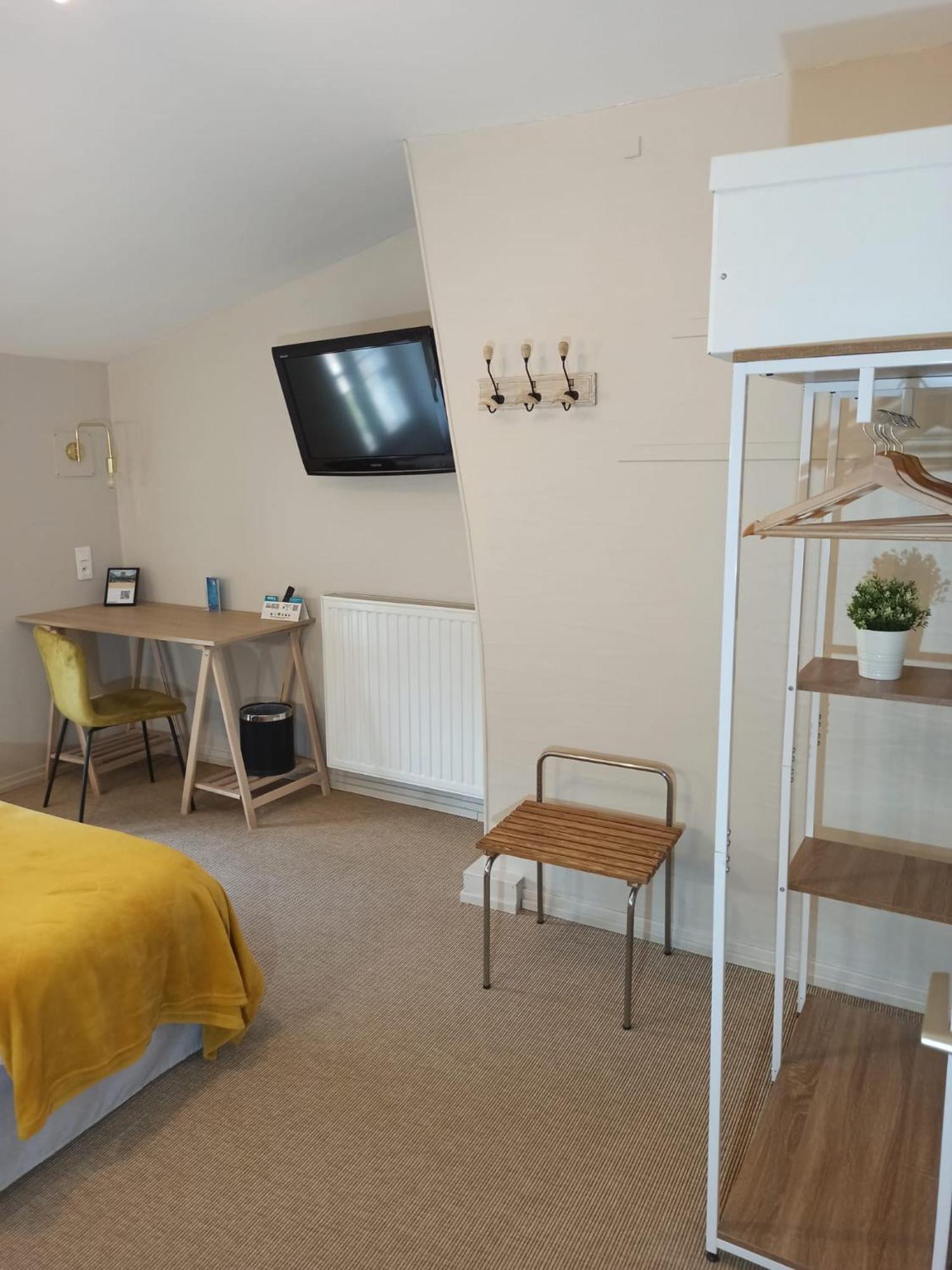 Logis Hotel Le Prince Noir Sérignac-sur-Garonne Εξωτερικό φωτογραφία