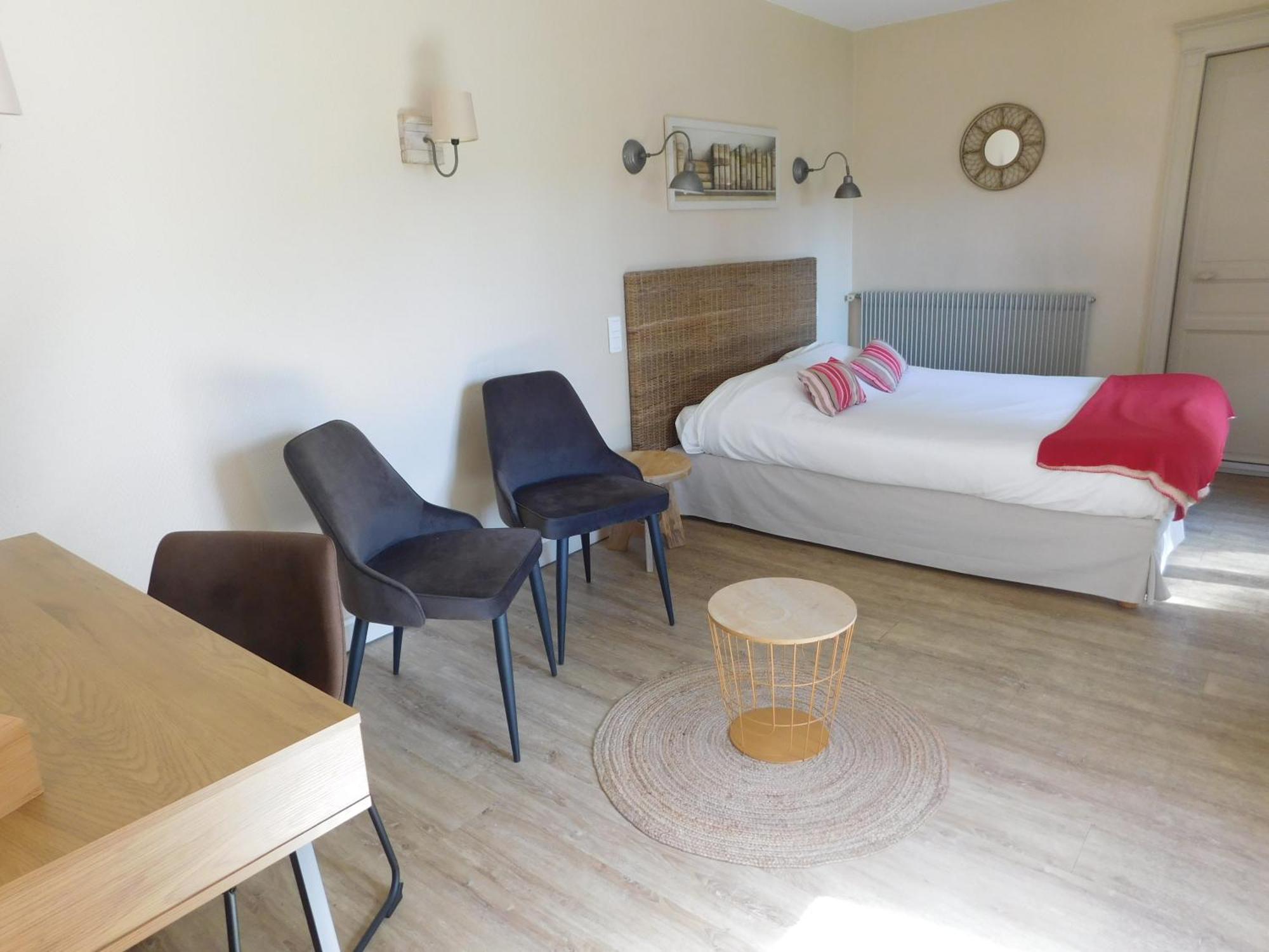Logis Hotel Le Prince Noir Sérignac-sur-Garonne Εξωτερικό φωτογραφία