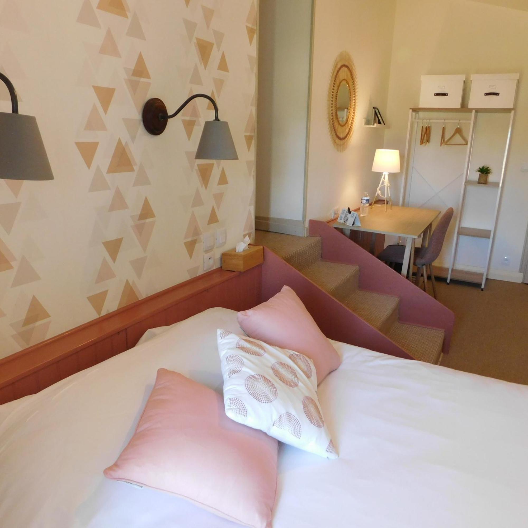 Logis Hotel Le Prince Noir Sérignac-sur-Garonne Εξωτερικό φωτογραφία