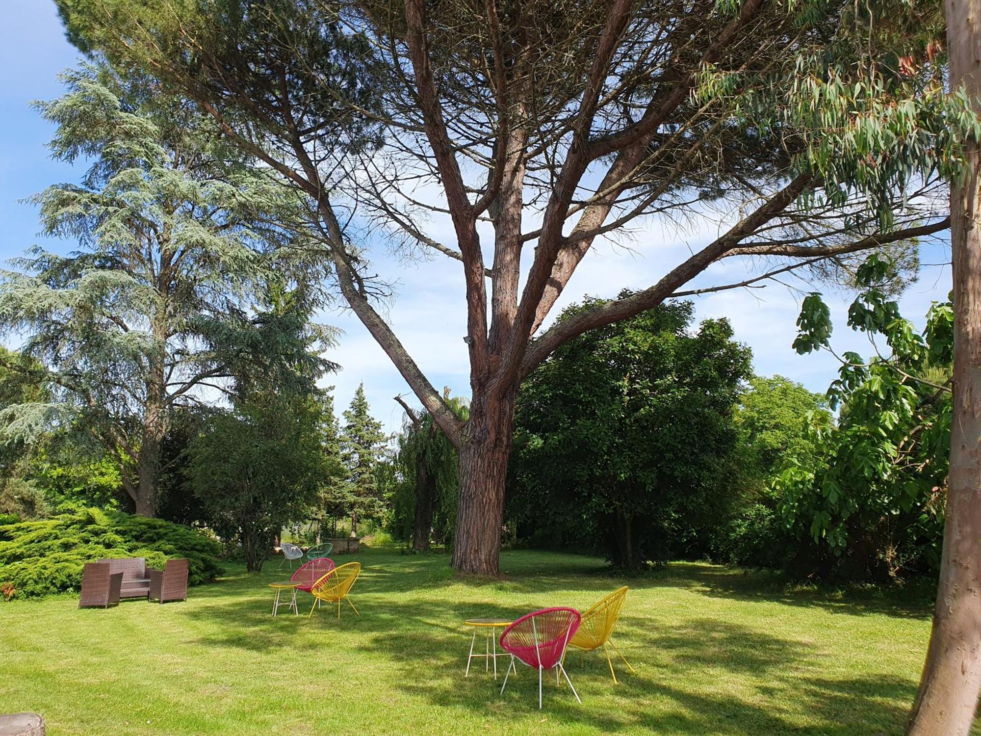Logis Hotel Le Prince Noir Sérignac-sur-Garonne Εξωτερικό φωτογραφία