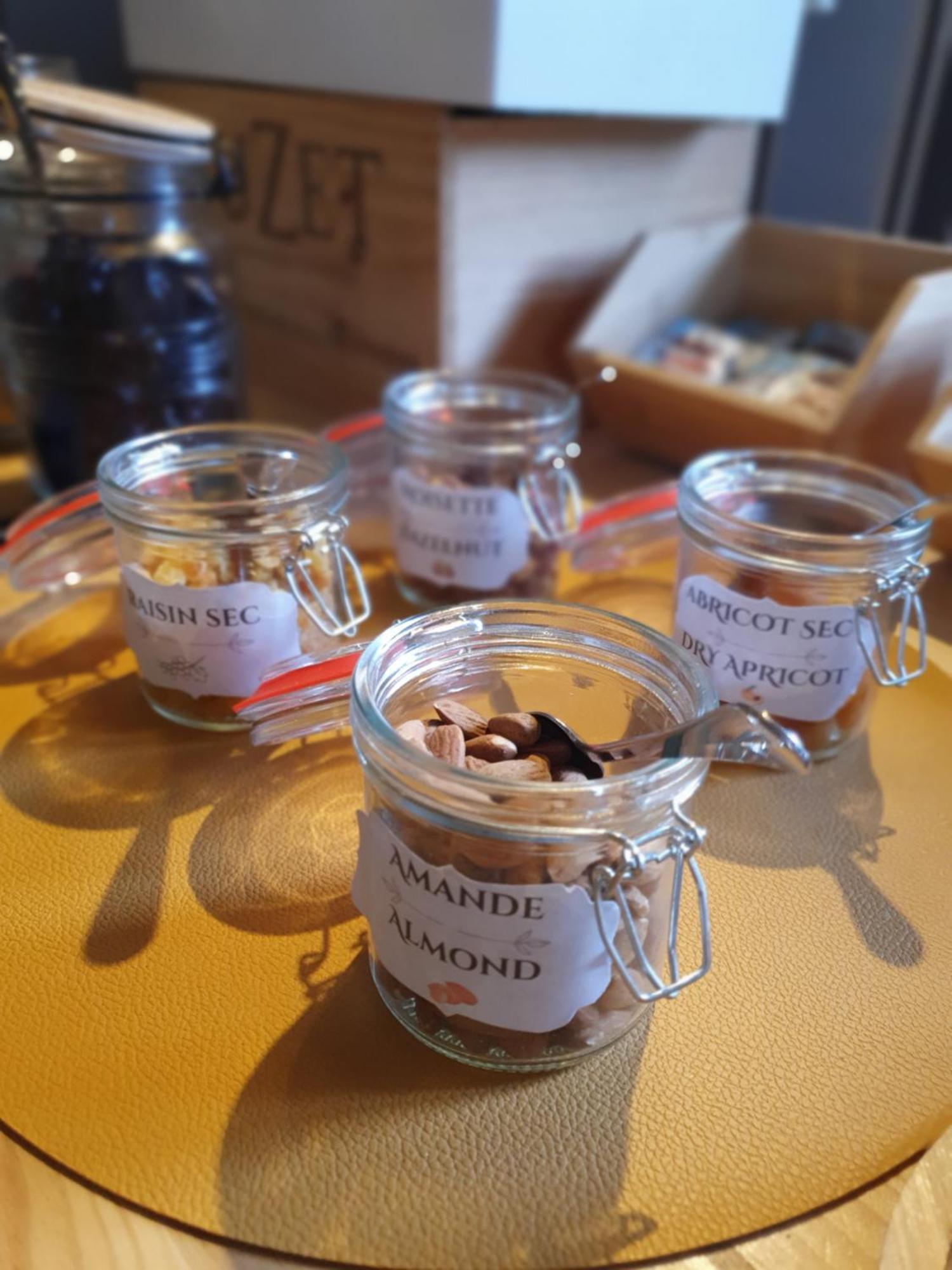Logis Hotel Le Prince Noir Sérignac-sur-Garonne Εξωτερικό φωτογραφία