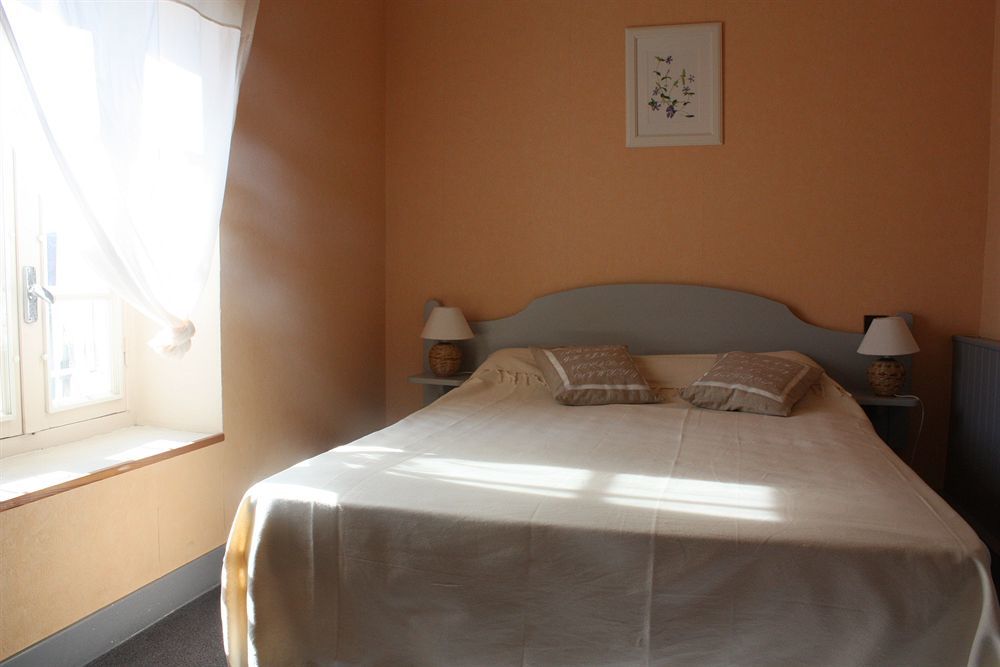 Logis Hotel Le Prince Noir Sérignac-sur-Garonne Εξωτερικό φωτογραφία