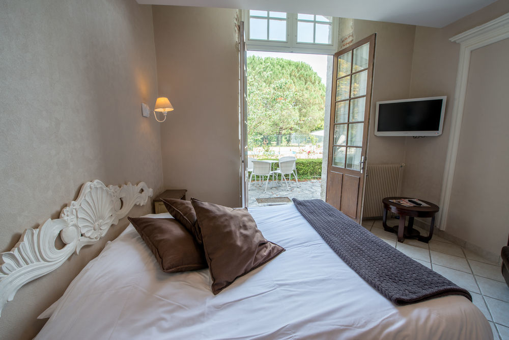 Logis Hotel Le Prince Noir Sérignac-sur-Garonne Εξωτερικό φωτογραφία